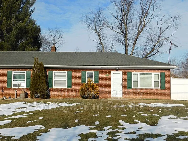 277 Skyview Cir #101 — Photo 2