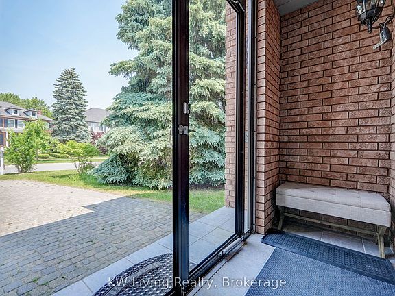 3rd image of 48 Brookshill Cres