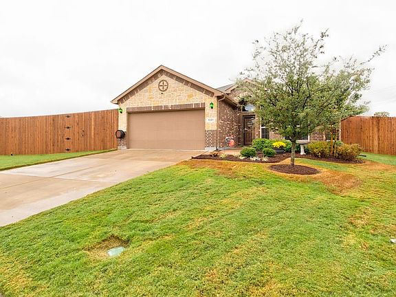 3rd image of 1201 Glen Ct