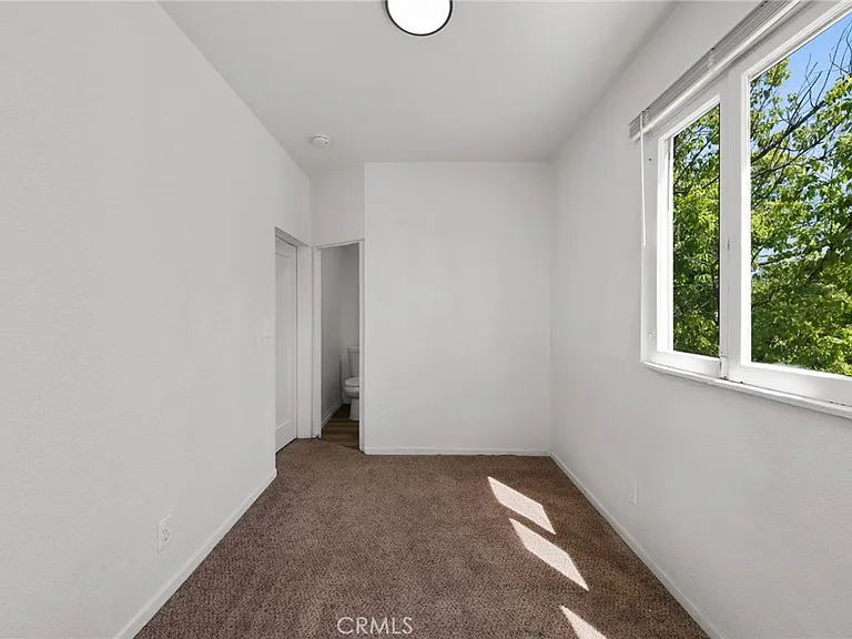 927 Orange St — Photo 10