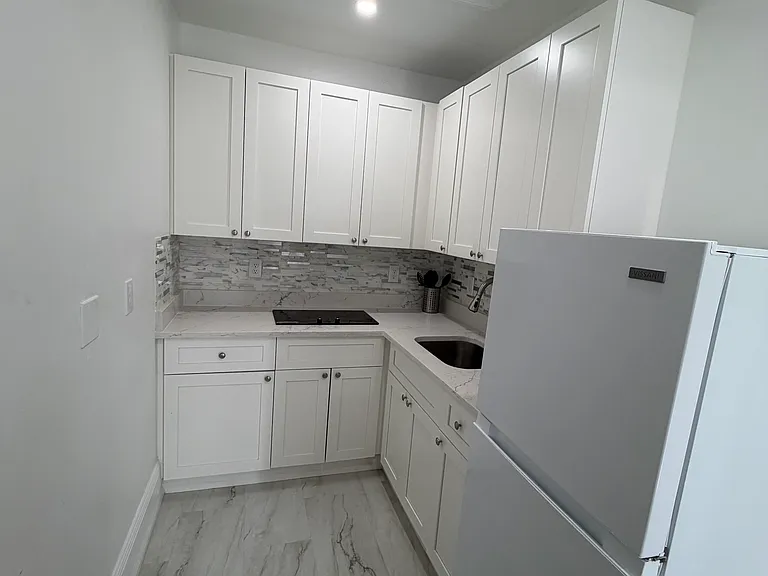 2806 Diplomat Pkwy W #2806B — Photo 3