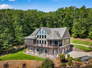 665 Whisper Ln, Salem, SC 29676