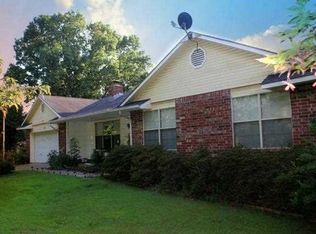 8489 Par Ln, Rogers, AR 72756