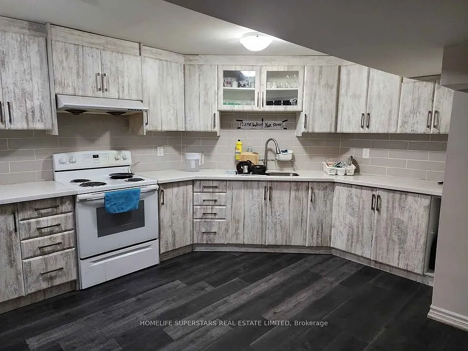 3 bed, $2,300 — Photo 2