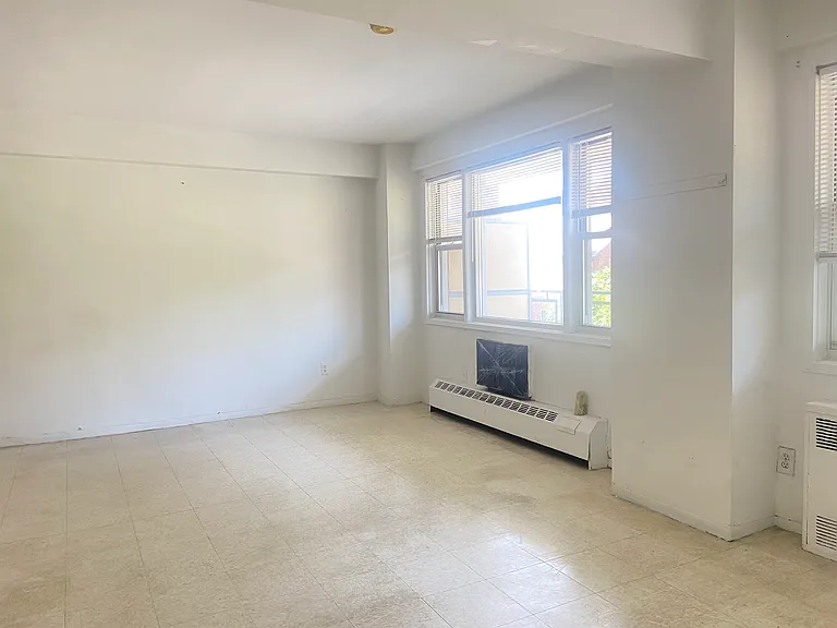 8915 Parsons Blvd #3J — Photo 5