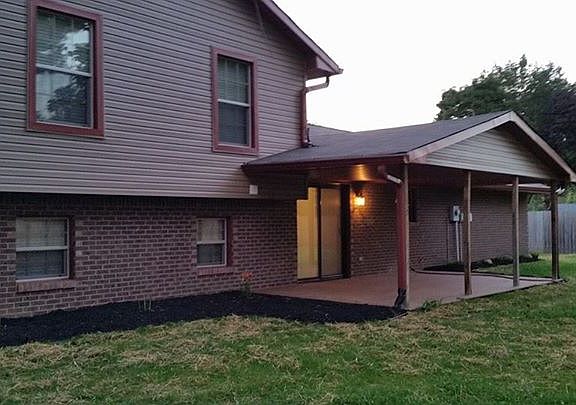 3rd image of 814 Corkwood Ct