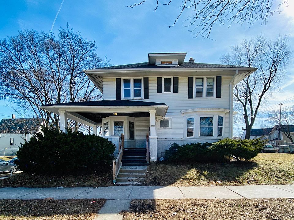 2nd image of 3301 W Lloyd St