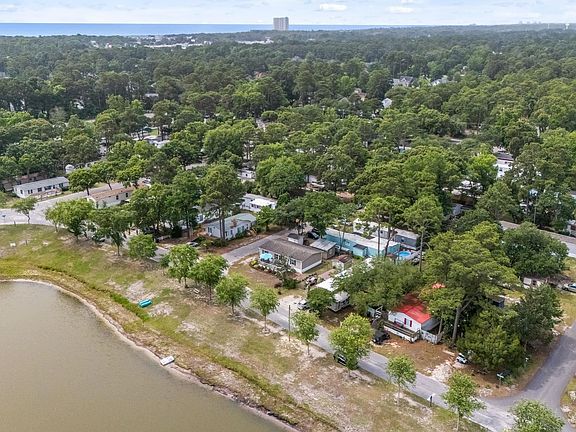 3rd image of 1617 Crystal Lake Dr.