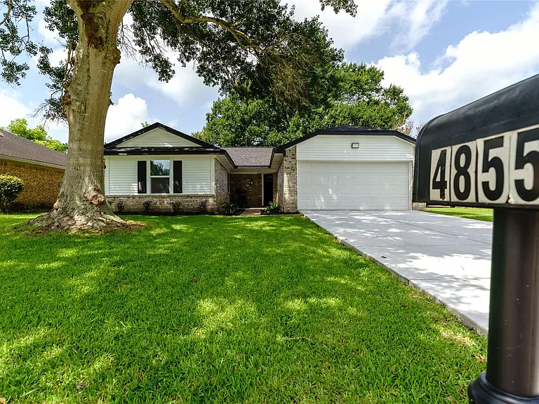 4855 Sulley Dr — Photo 1