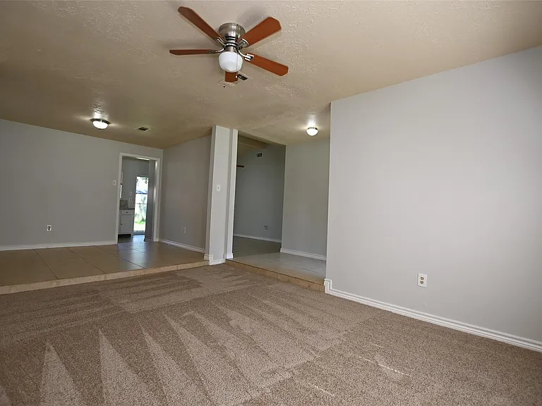 4615 Fitzwater Dr — Photo 8