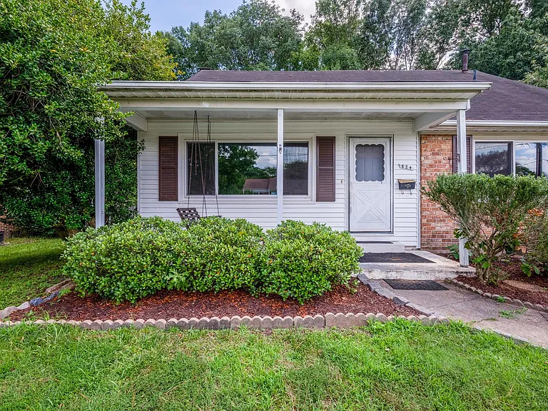 824 Morgan Trl — Photo 4