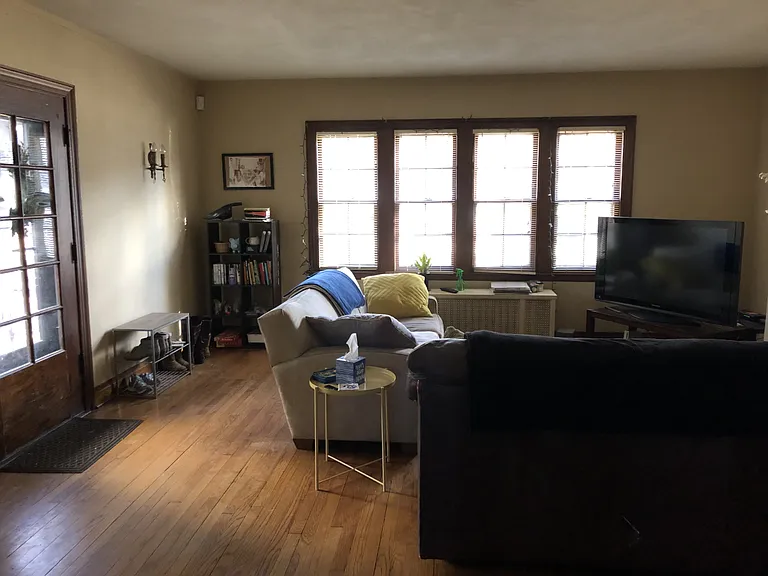 2226 Kendall Ave — Photo 45