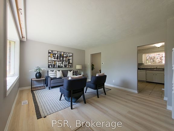 3rd image of 11 Elmsdale Dr