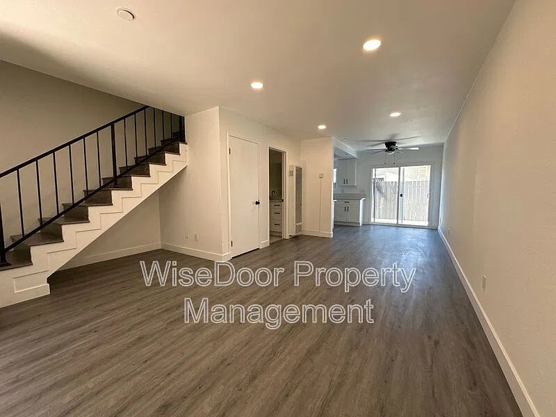 2 bed, 1.5 bath, 1080 sqft, $2,750 — Photo 3