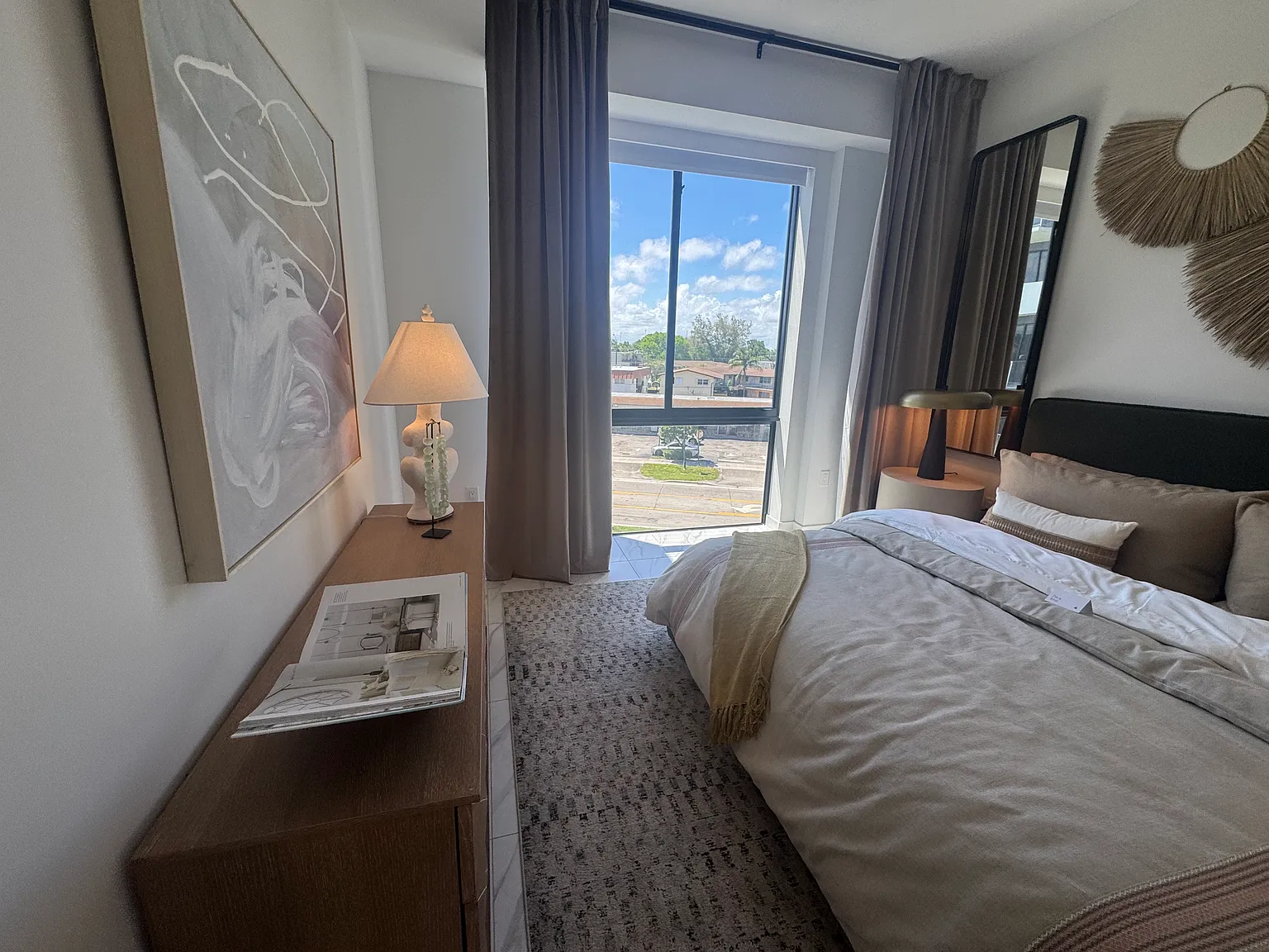 1 bed, 687 sqft, $2,152 — Photo 4