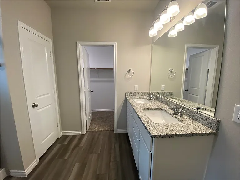 1112 Verona Dr — Photo 18