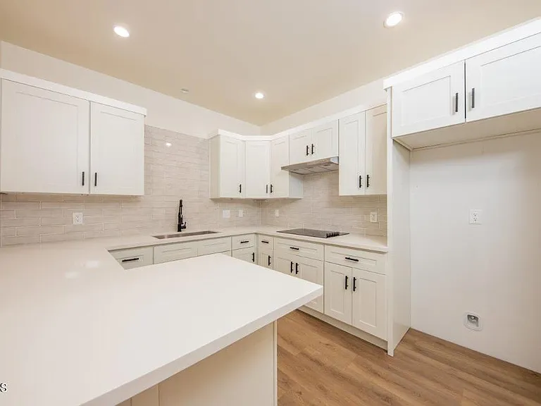 3246 Altura Ave #B — Photo 1