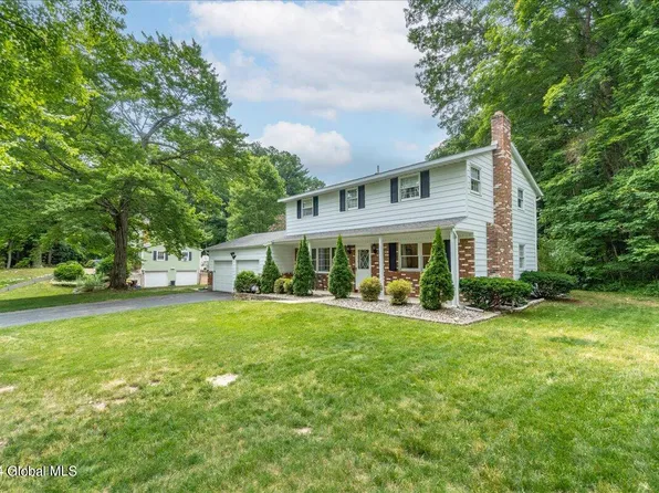 21 mountain laurel, Clifton Park, NY 12065