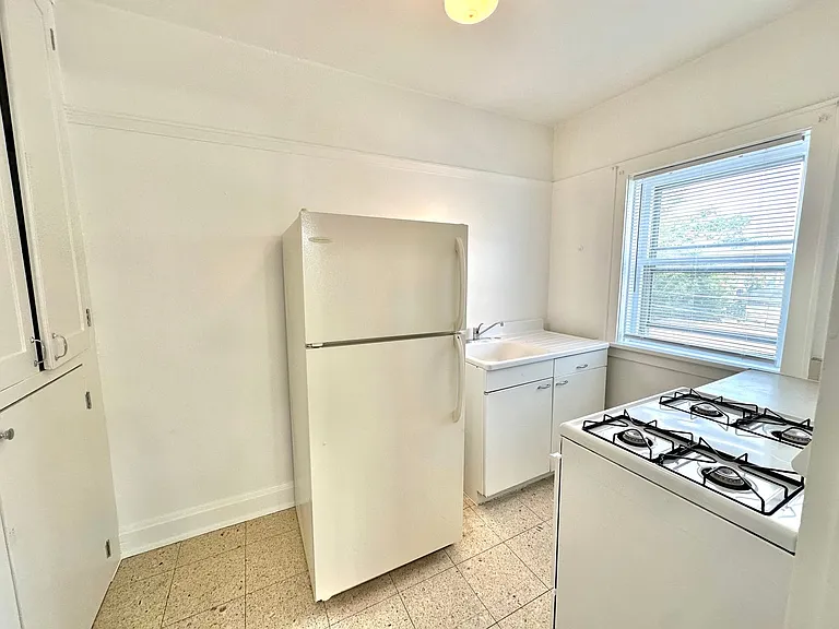 3819 N Oakland Ave — Photo 6