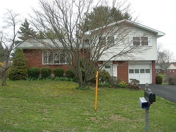 1st image of 4805 Henry St