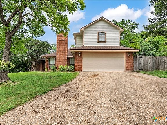 2nd image of 805 Danny Cir