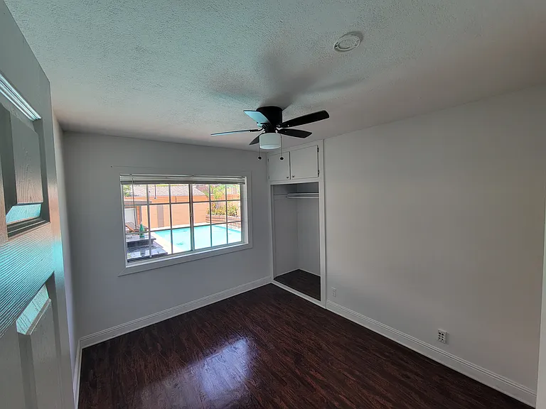 6263 N Traymore Ave — Photo 7