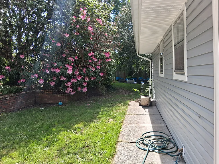 640 SE Williams Rd — Photo 11