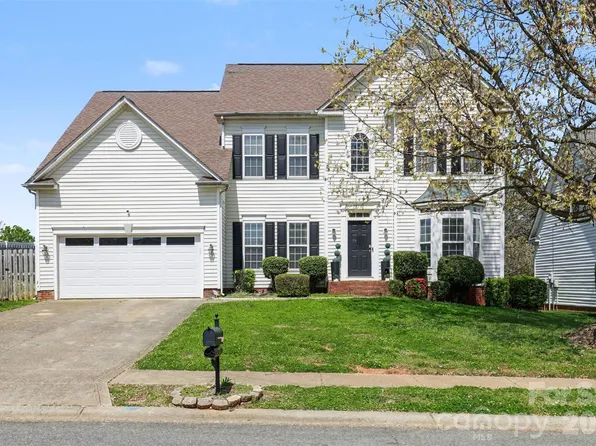 4132 Meadowview Hills Dr, Charlotte, NC 28269