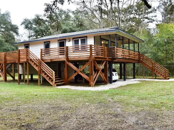 3263 Campania Dr, Dade City, FL 33523
