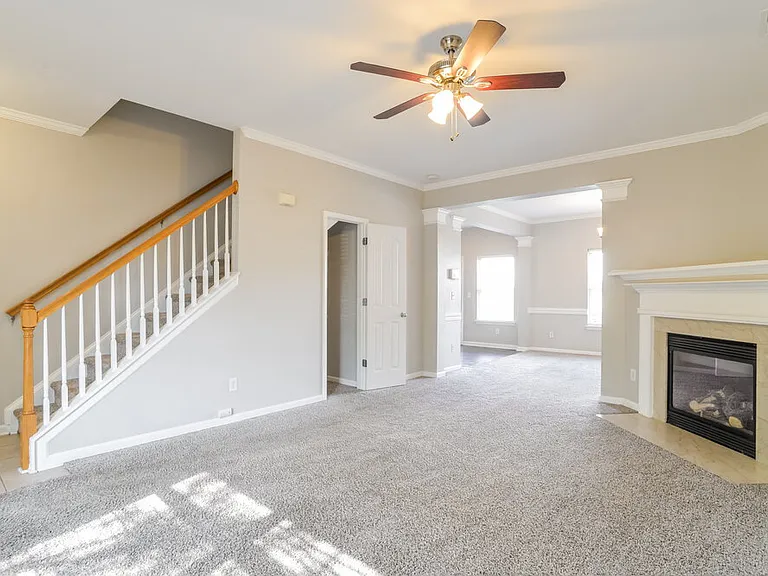 1733 Larne Cir — Photo 5