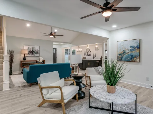 921 Shady Meadow Ct, Copper Canyon, TX 75077