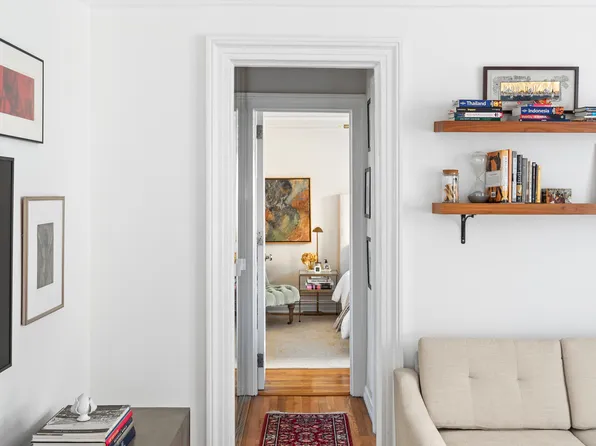 319 West 18th Street image 6 of 16