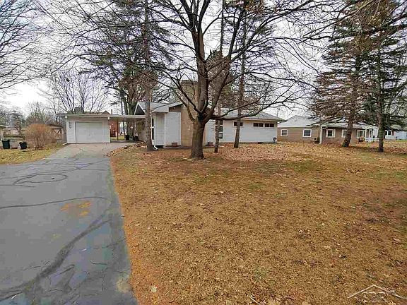 3rd image of 3395 Woodland Ct