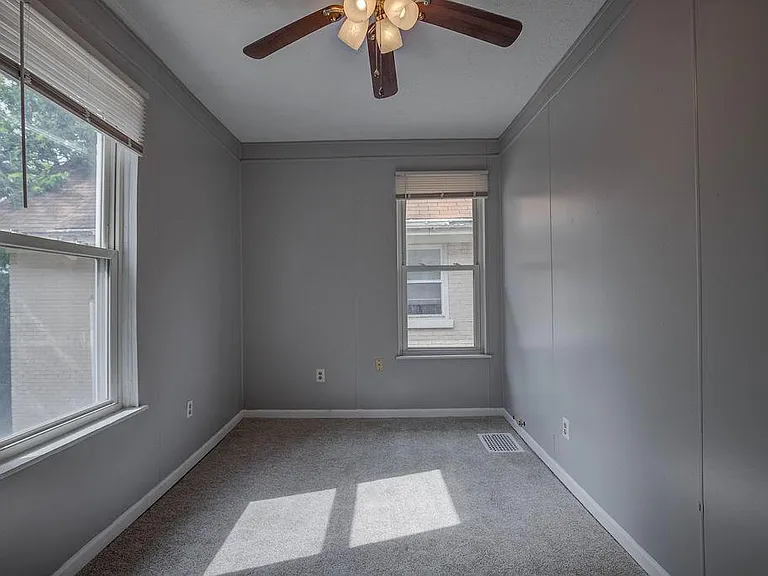 105 Albert St — Photo 16