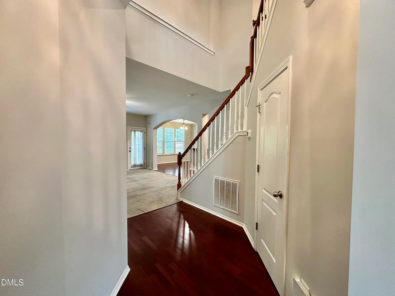 3 bed, 2.5 bath, 2650 sqft, $2,395 — Photo 4