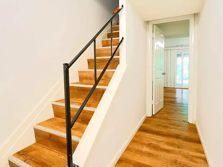 5494 Endicott Ln — Photo 9