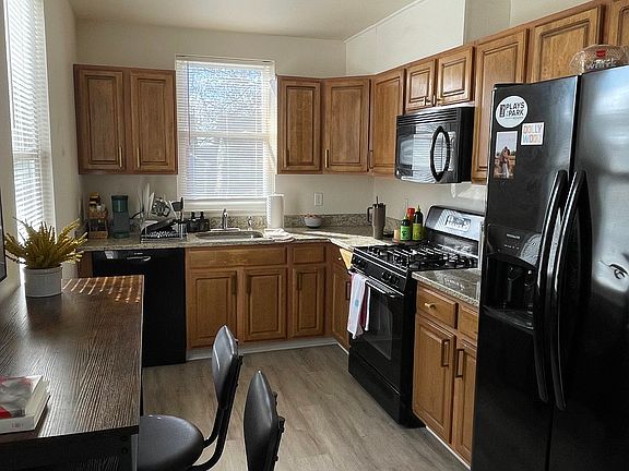 2nd image of 1006 Bangs Ave Floor 2