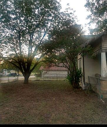 2nd image of 502 N Avenue D