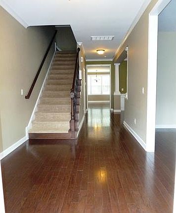 4th image of 3053 Drummond Ave