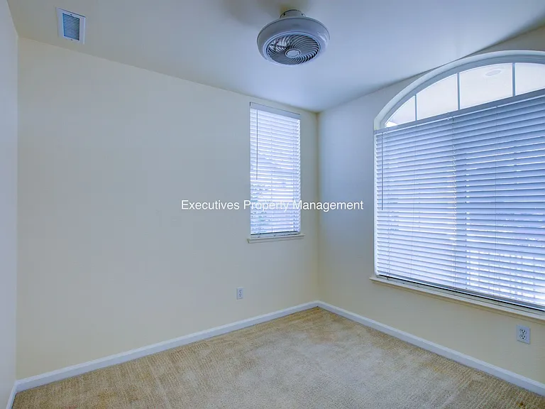4651 Stern Dr — Photo 13