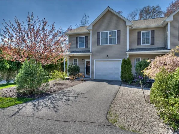 2 Duke St APT A, West Warwick, RI 02893