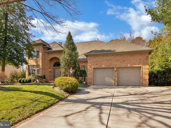 14 Shingle Oak Dr, Voorhees, NJ 08043