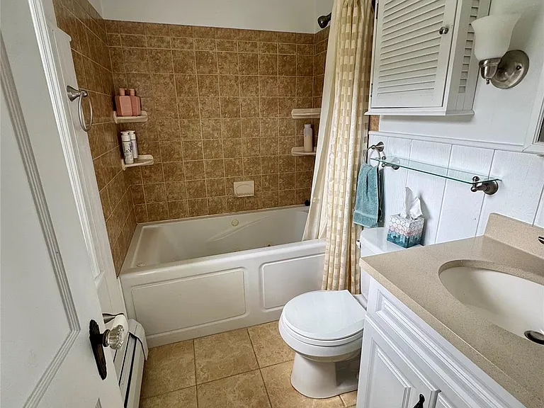 74 N Elm St — Photo 12