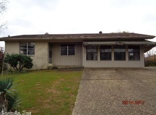 6 Round Hill Rd, North Little Rock, AR 72116