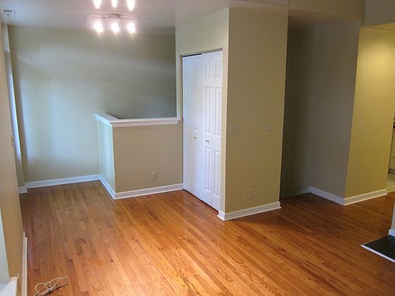 5th image of 3827 Shenandoah Ave #D