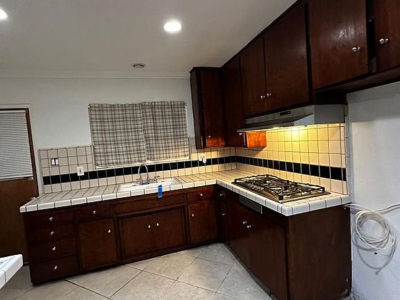 5th image of 1505 E Olive St