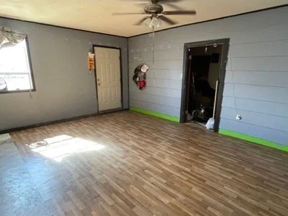 5th image of 901 N Parks St