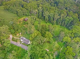 22 Walnut Rd, Columbia, NJ 07832