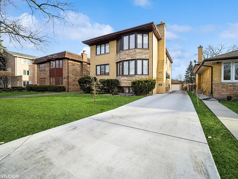 5715 N Cicero Ave #G — Photo 7