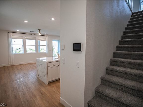 4th image of 9131 Amber Isle St